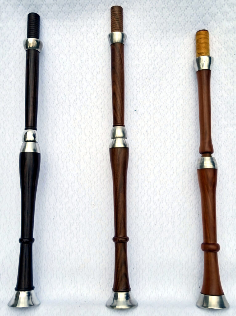 Exemple de trois possibilité de bois : Ebène, Palissandre et Cormier