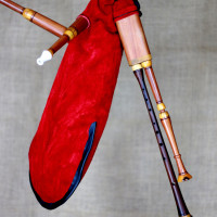 Cornemuse du centre 14" (La), Corps en cormier, bagues Buis. Hautbois palissandre