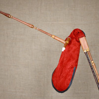 Cornemuse du centre 14" (La), Corps en cormier, bagues Buis. Hautbois palissandre